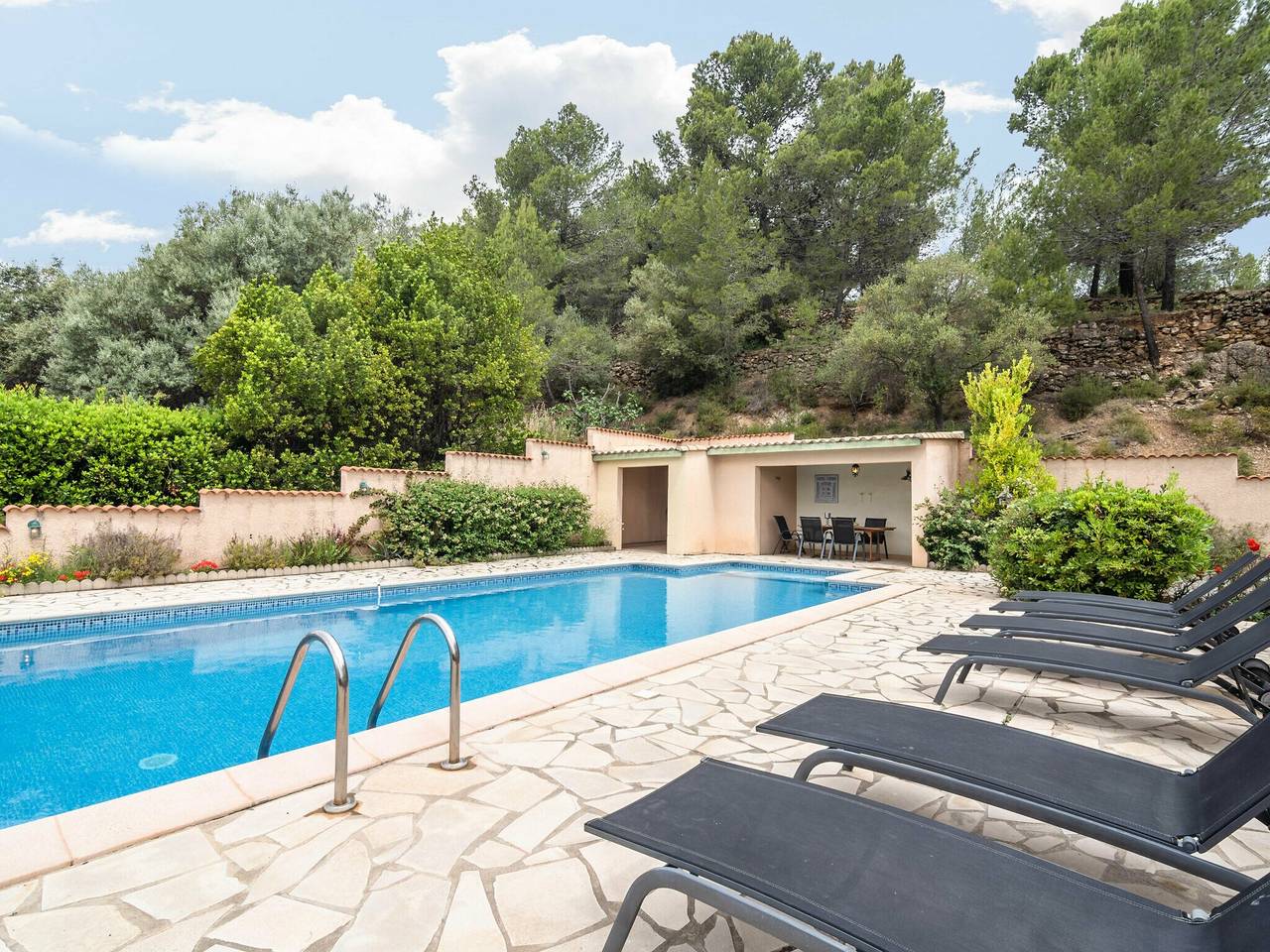 Charmante französische Villa mit Pool in Cébazan, Mittelmeerküste (Frankreich)
