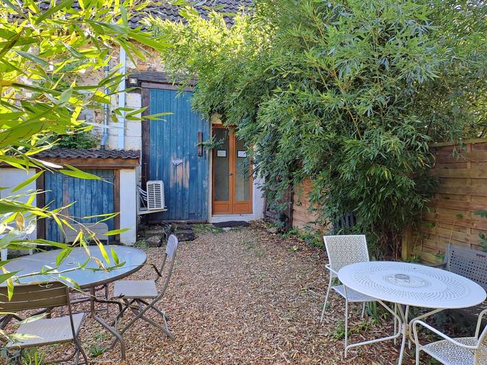 Gîte pour 4 personnes, avec jardin et piscine à Pouillé