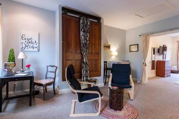 Vacation rental for 6 people, with yard and balcony in Louisville