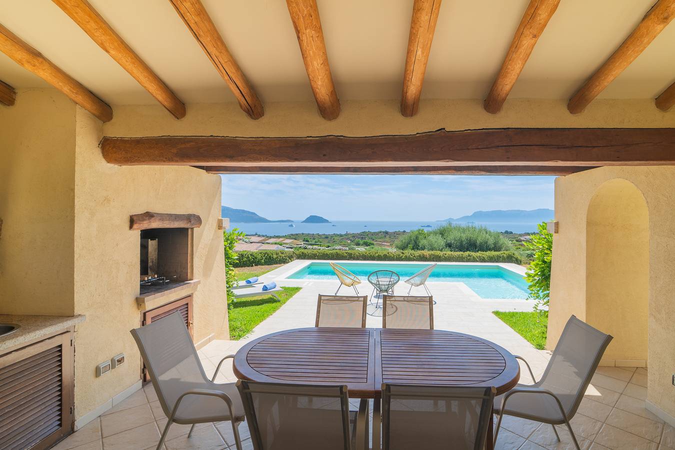 Villa 'Daniela' met zeezicht, wifi en airconditioning in Costa Smeralda