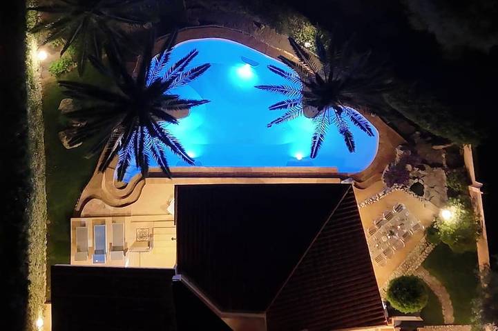 NeaVilla,für 11 Personen,Swimmingpool, Panoramaterrasse,70Mt vom Strand entfernt in Maladroxia, Sant'Antioco Stadt