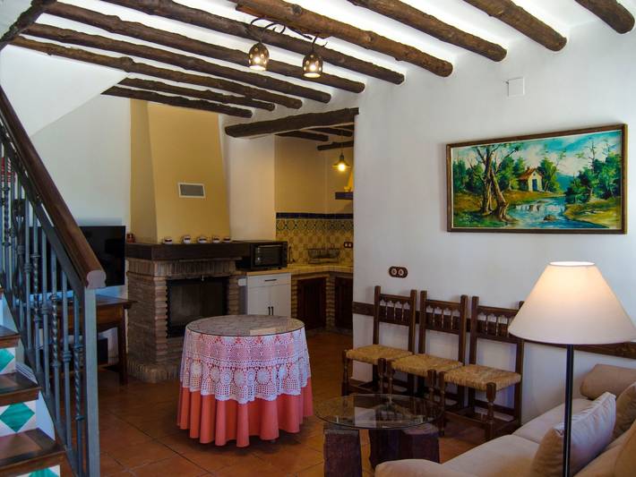 Casa rural para 3 personas, con jardín además de terraza y piscina, Se admiten mascotas en Válor - 3