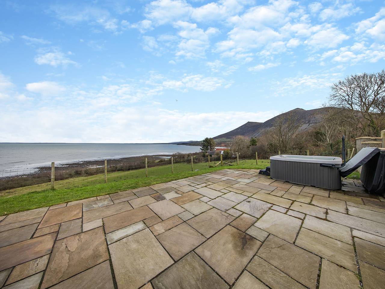 Y Beudy Gwydir in Trefor, Gwynedd