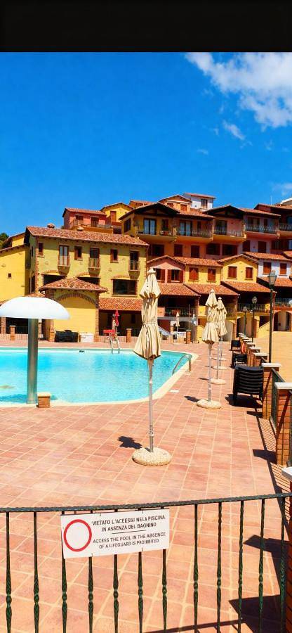 Bungalow für 11 Personen, mit Balkon und Terrasse sowie Garten und Pool in Süd Sardinien