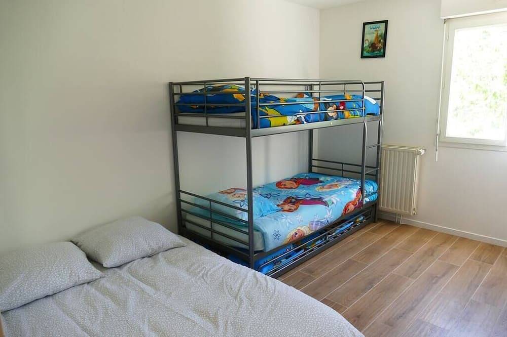 Entire apartment, Disneyland Paris, appartement 70m², parking privé in Serris, Seine-et-Marne