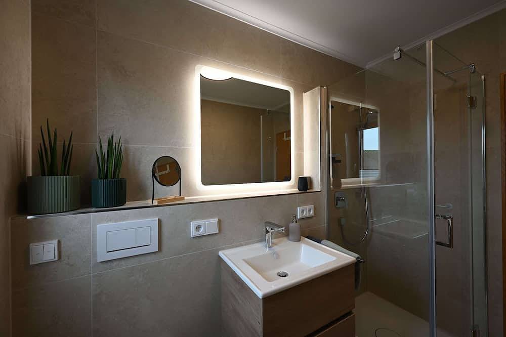 Ganze Wohnung, Geräumiges 1-Zimmer-Appartment (45qm) mit Küche in Nordheim am Main, Fränkisches Weinland