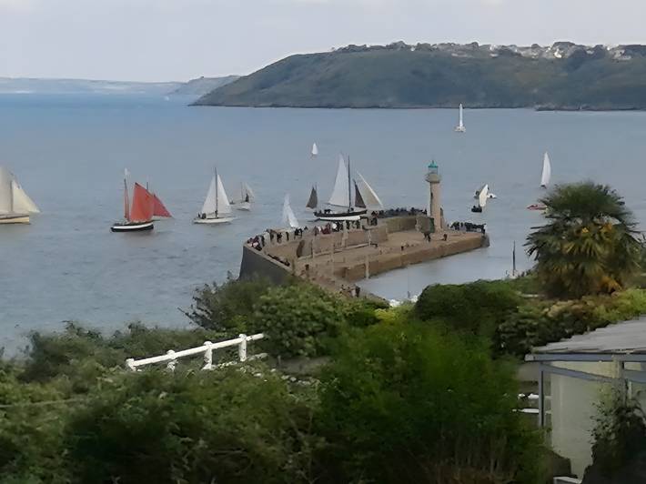 Gîte 30m De La Mer, plage en contre bas in Binic, Côte de Goëlo