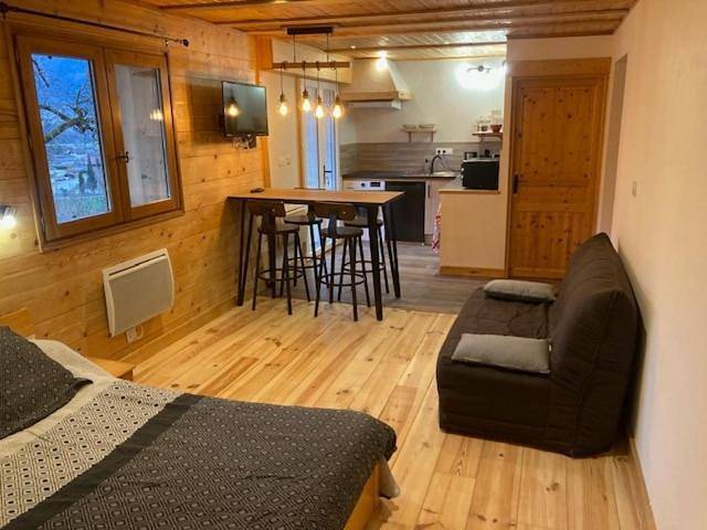 Appartement entier, One-Bedroom Apartment in Saint Ferréol, Région d'Annecy