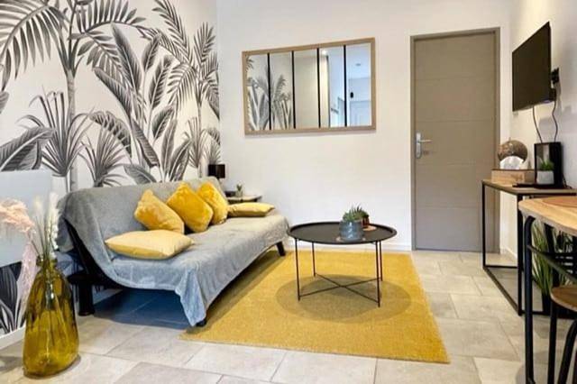 Gîte pour 3 personnes, avec terrasse ainsi que vue et jardin, animaux acceptés dans Lewarde