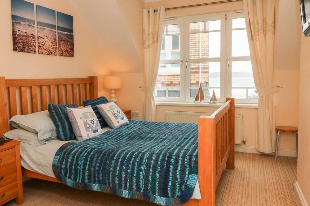 Beach Lodge, family friendly, country holiday cottage in Woolacombe in Woolacombe, Devon