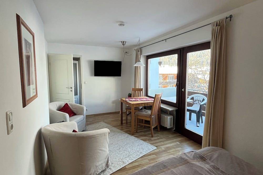 Geheel appartement, Gezellig appartement voor 2 personen met uitzicht op de bergen, 200 m tot u skiën. Wandelgebied in Oberjoch, Bad Hindelang