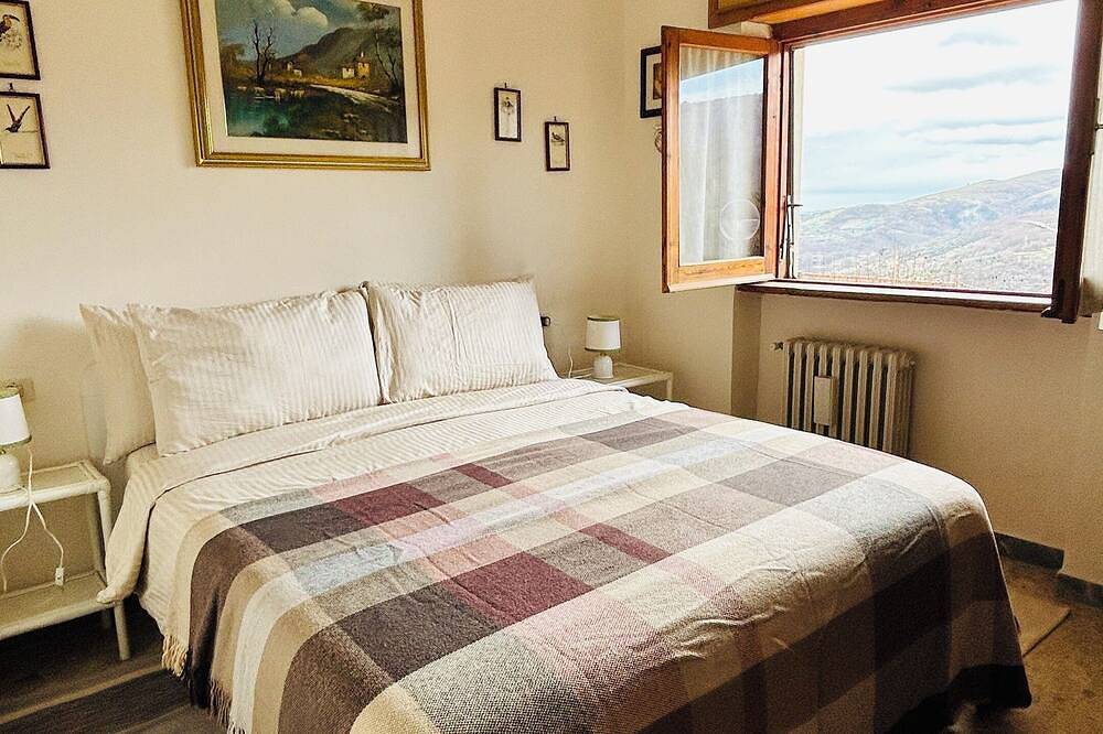 Ganze Wohnung, Apartment with panoramic view for 2 persons in Fiuggi, Frosinone Provinz