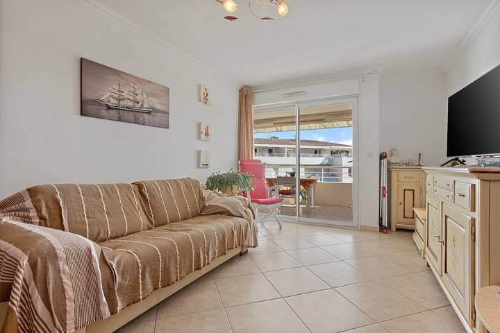 Appartamento intero, Appartamento "Petit Paradis" con piscina condivisa, Wi-Fi e aria condizionata in Cavalaire-sur-Mer, Costa mediterranea (Francia)