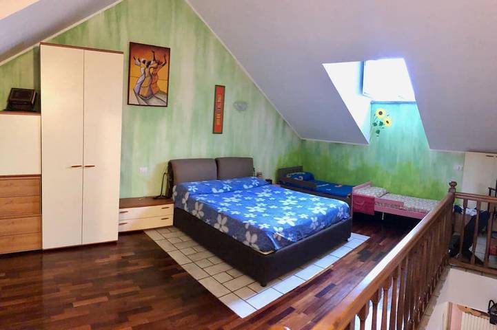 Entire apartment, The Bellavista -the lake maggiore from your balcony in Dagnente, Comune di Arona