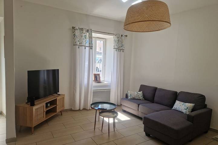 Location de vacances pour 6 personnes, avec jardin à Saint-Martin-de-Villereglan
