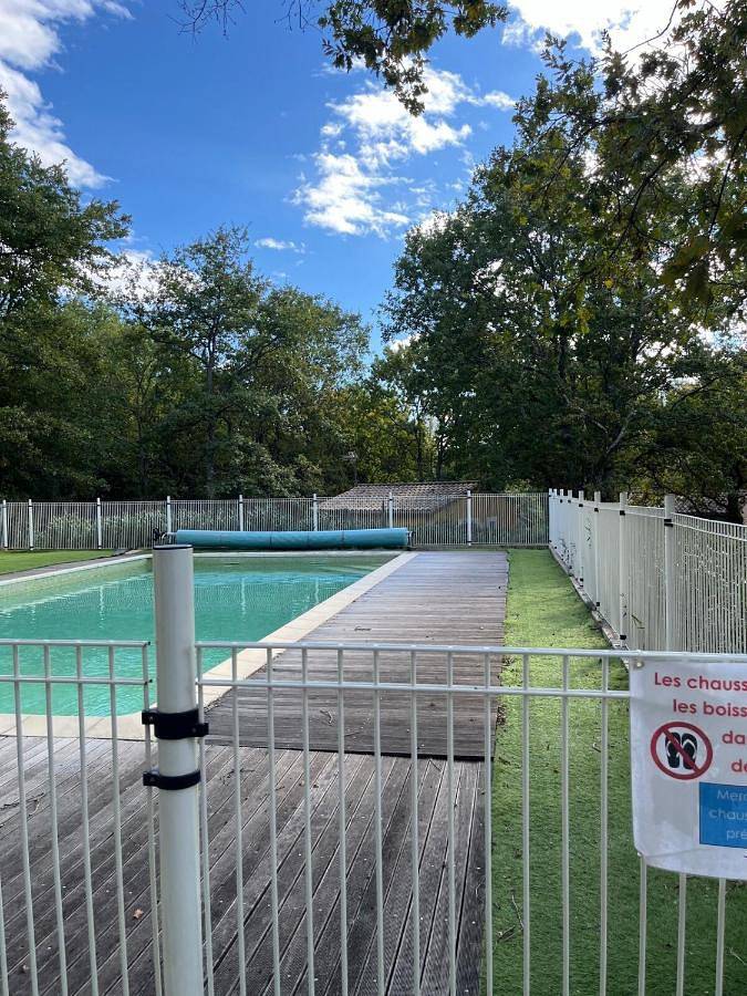 Location de vacances pour 6 personnes, avec terrasse ainsi que piscine et jardin à Valaurie - 3