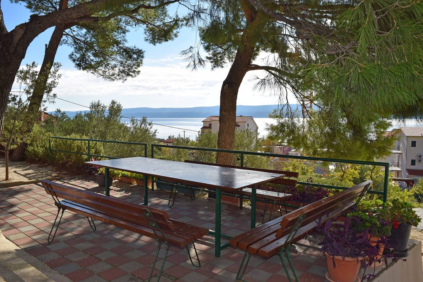 Ganze Wohnung, Studio Appartement mit Terrasse und Meerblick Duce, Omis As-946-f in Dugi Rat, Omis-Riviera