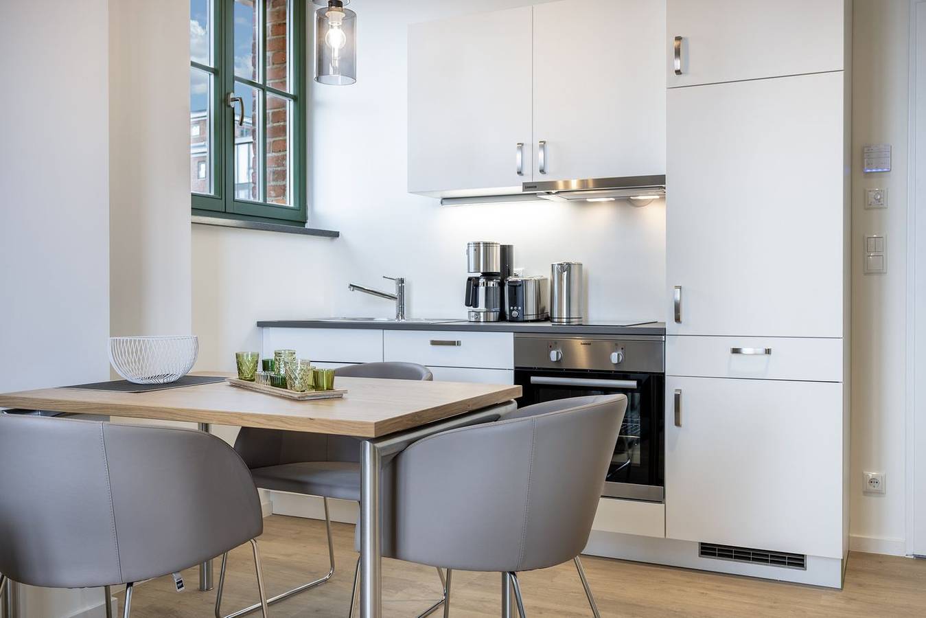 Ganze Wohnung, Schickes Apartment mit Balkon in erstklassiger Lage im Hafen inkl. Saunanutzung in Wismar, Nordwestmecklenburg (Wismar und Umgebung)