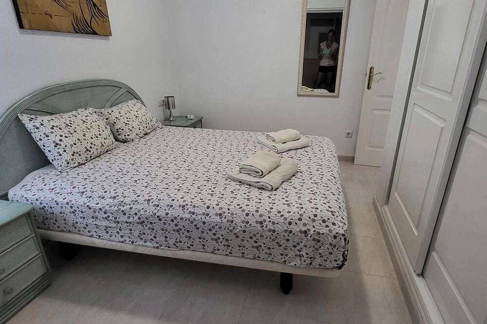 Villa con piscina privada y un gran solárium cerrado. in Benijófar, Costa Blanca