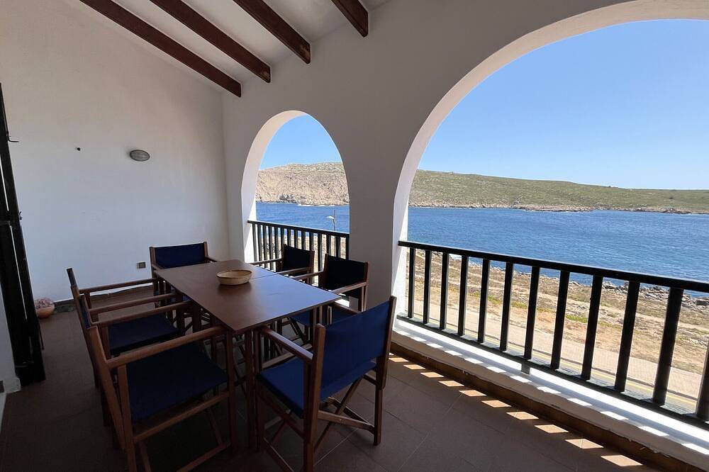 Entire apartment, First line of sea in Fornells in Fornells, Es Mercadal