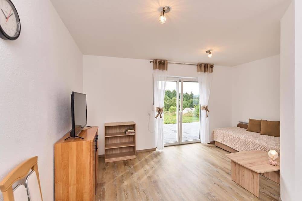 Ganze Wohnung, Ferienwohnung Buks - 2-Bett-Ferienwohnung Bad/Wc, bis 3 Personen in Mehren, Vulkaneifel