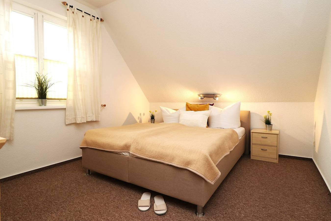Ganze Wohnung, Ferienwohnung mit Balkon und eingeschränktem Ostseeblick direkt hinter dem Deich in Ostseebad Wustrow, Wustrow