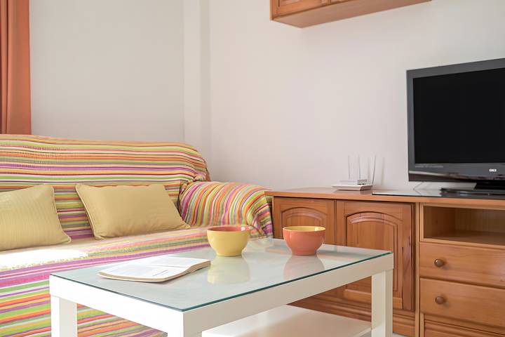 Appartamento intero, Appartamento Tomy - Solo famiglie, vista mare, balcone e Wi-Fi in Playa de los Bateles (Conil de la Frontera), Conil de la Frontera