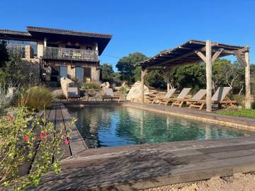 Location de vacances pour 12 personnes, avec jardin et piscine à Pianottoli-Caldarello