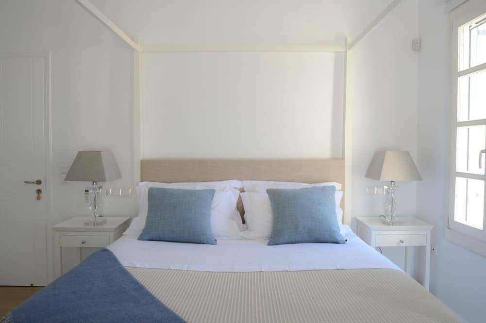 Elysian Villa - Ultra Luxurious Spetses Villa With Chef, Pool, Gym, Basketball. in Spetses City, Spetses