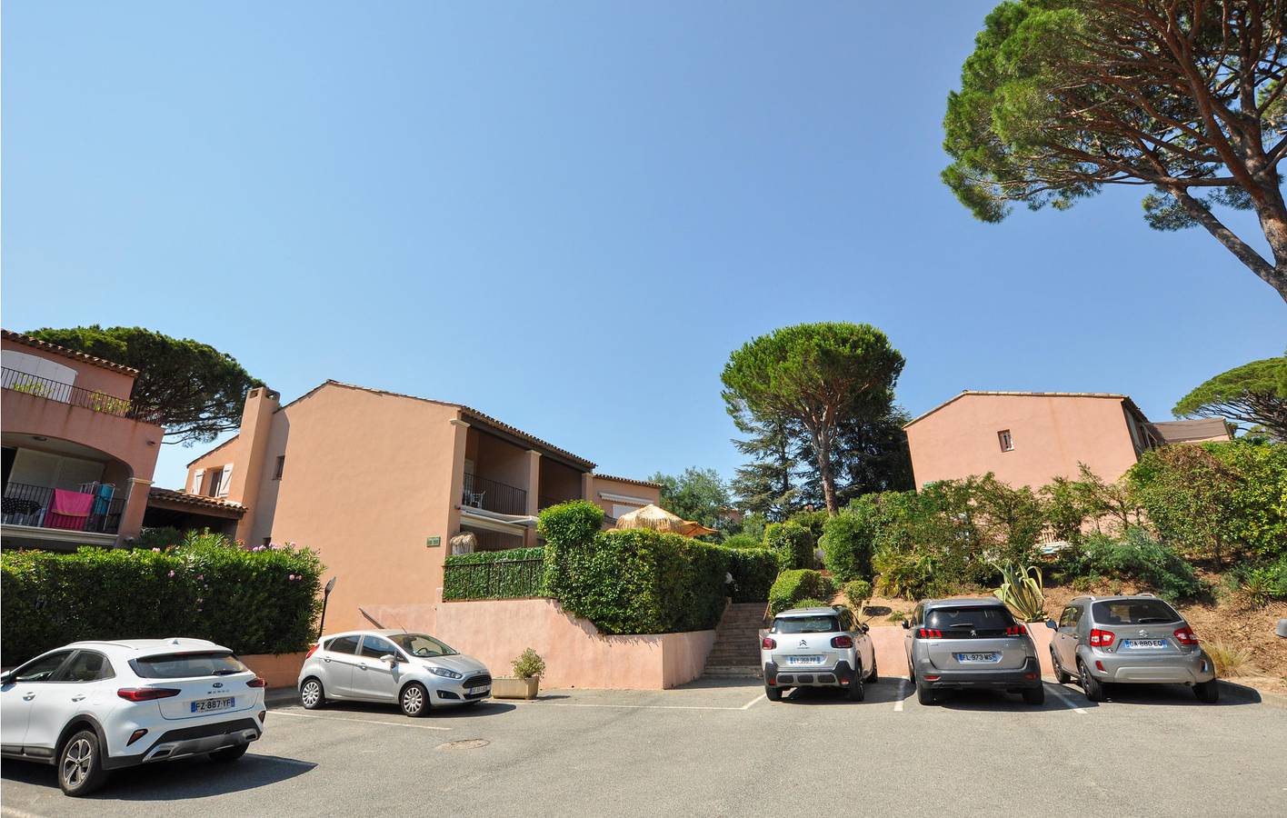 Apartamento vacacional entero, Estudio junto a la playa con terraza y cocina americana in Sainte-Maxime, Region de Draguignan