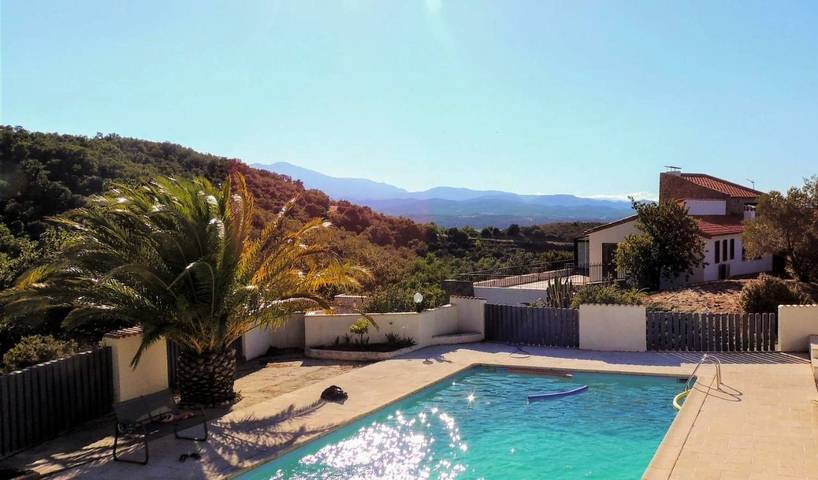 Location de vacances pour 4 personnes, avec jardin ainsi que vue et piscine à Montesquieu-des-Albères - 3