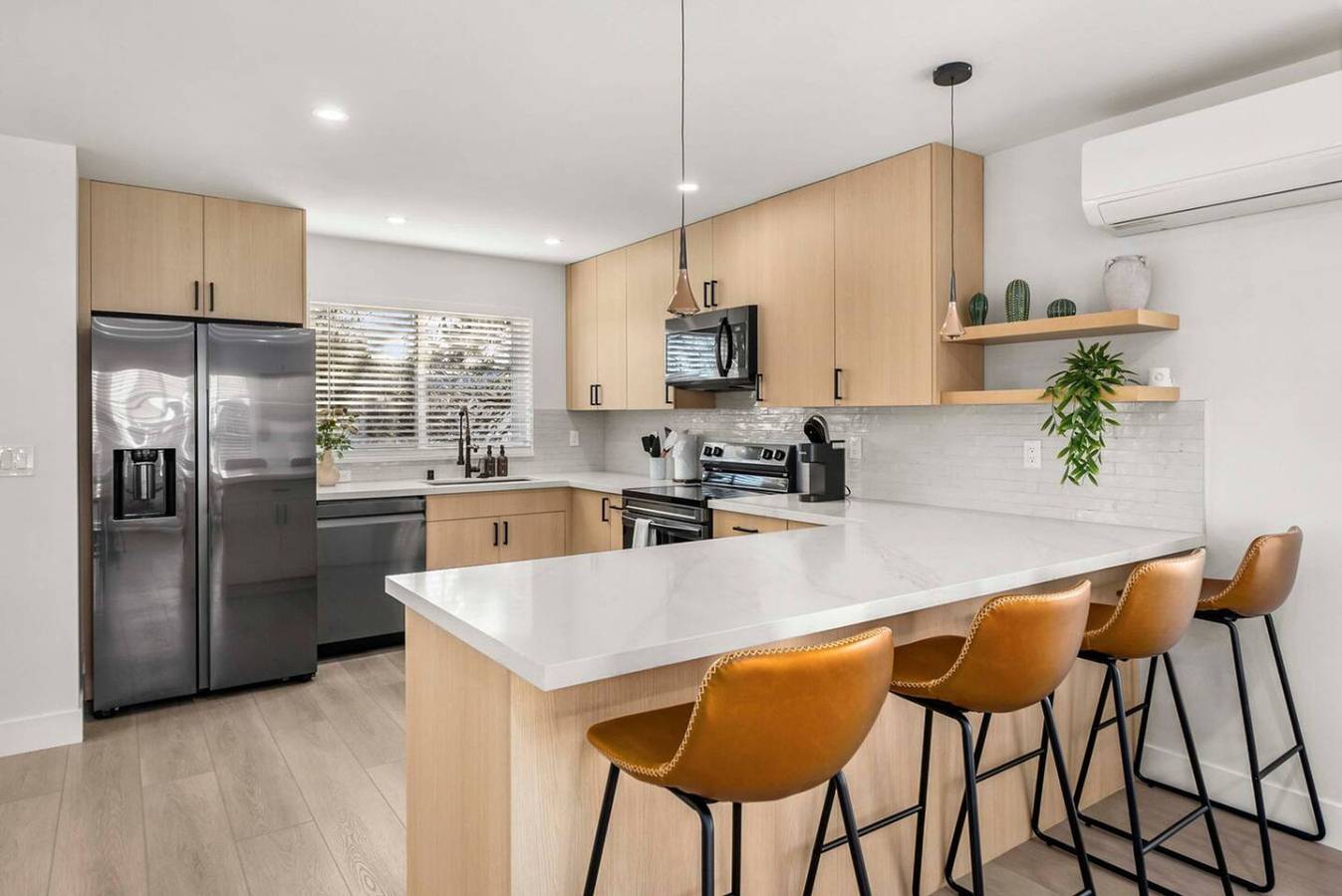 Brand New 3Br Townhome | Near Light Rail & Airport in Seattle, Lake Washington