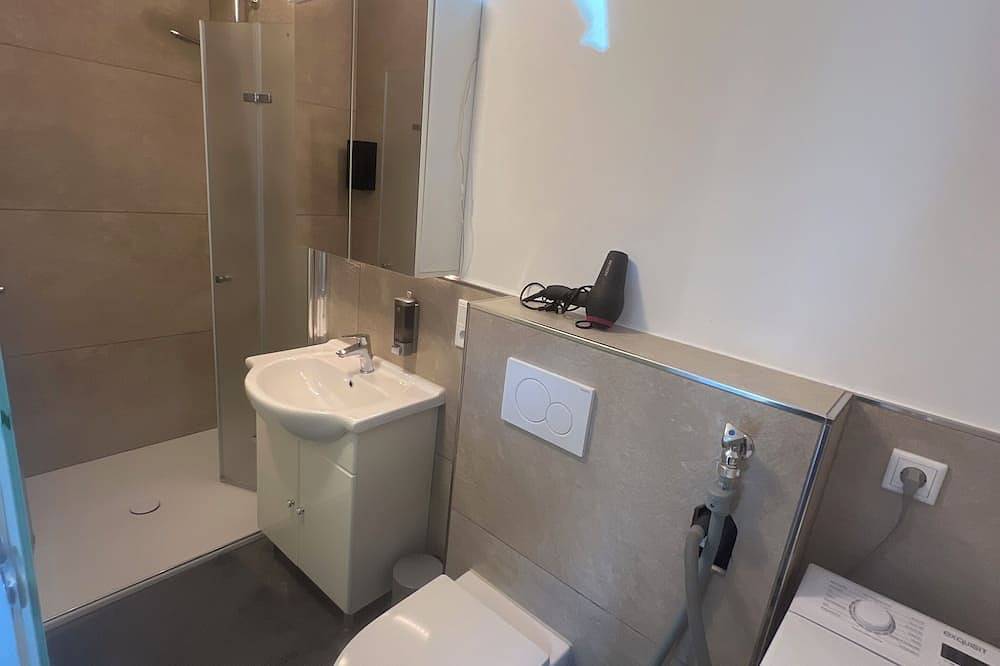 Ganze Wohnung, Kleine moderne Wohnung mit großer Sonnenterrasse in Bielefeld Bethel in Bielefeld, Nordrhein-Westfalen