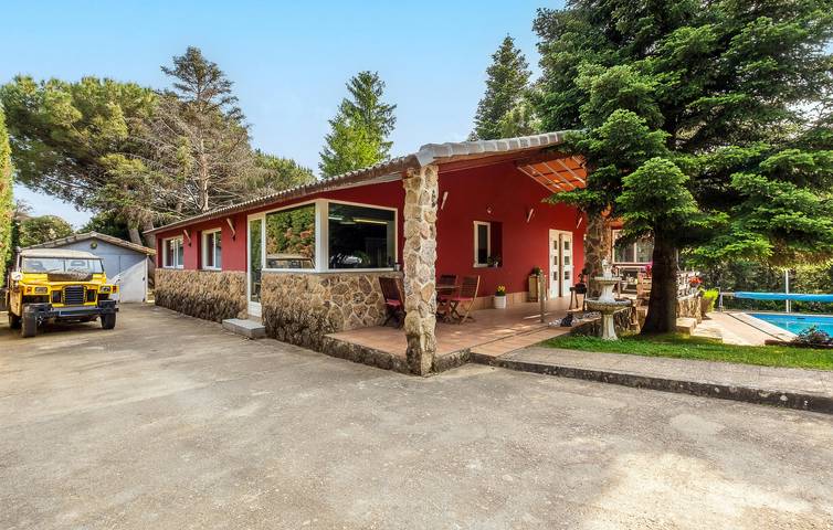 Casa de vacaciones para 8 personas, con jacuzzi y terraza además de piscina y jardín, Se admiten mascotas - 1