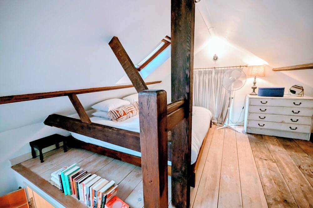 Apartamento entero, Stylish 1Bd Cottage with Fireplace | Parking in Effingham, Guildford