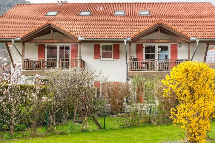 Appartement entier, Appartement de vacances "Fuchsbau" avec vue sur les montagnes, balcon et Wi-Fi in Oberau, Alpes bavaroises