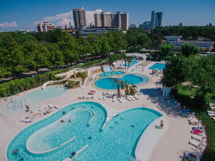 Resort per 3 persone, con Idromassaggio e Terrazza nonché Giardino e Piscina per bambini in Friuli-Venezia Giulia