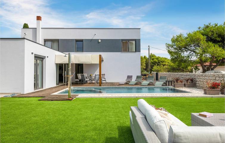 Villa für 8 Personen, mit Pool und Terrasse in Medulin