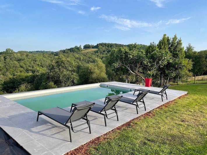 Gîte pour 8 personnes, avec piscine ainsi que vue et jardin, animaux acceptés à Segonzac (Corrèze)