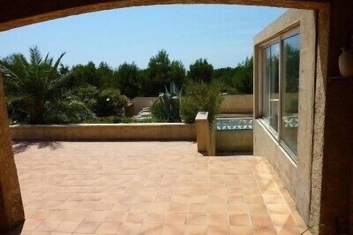Villa con aire acondicionado en la Costa Azul con gran piscina. in Ensuès-la-Redonne, Costa mediterránea (Francia)