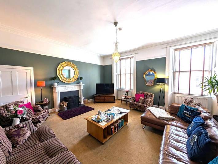 Holiday rental for 10 people, with garden and hot tub in Melrose