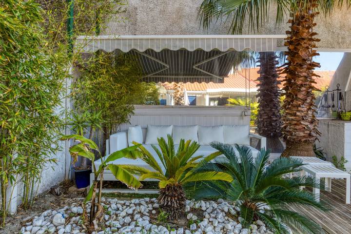 Holiday Home 'Les Palmiers' with Private Terrace, Wi-Fi & Air Conditioning in Palavas-les-Flots, Mediterranean Coast (France)
