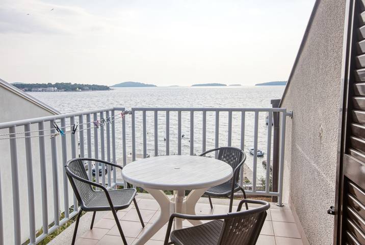 Smještaj za odmor za 4 osoba, s Balkon/terasa u Brodarica