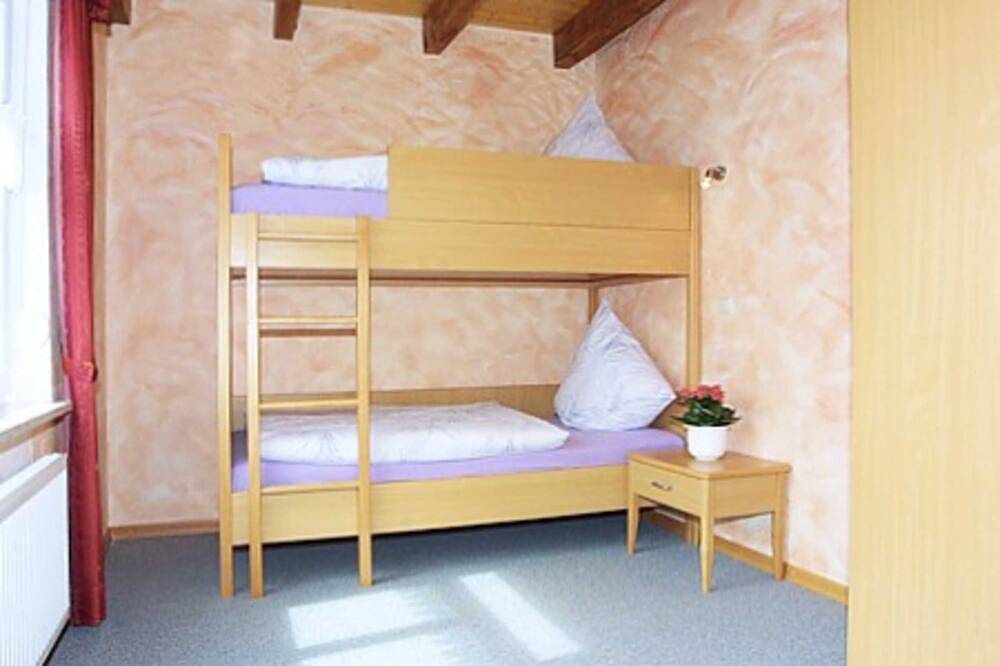 Ganze Wohnung, Ferienwohnung 2 - Ferienhaus Sandbank in Bensersiel, Esens