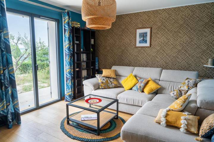 Location de vacances pour 6 personnes, avec piscine ainsi que jardin et vue à Piégon - 3