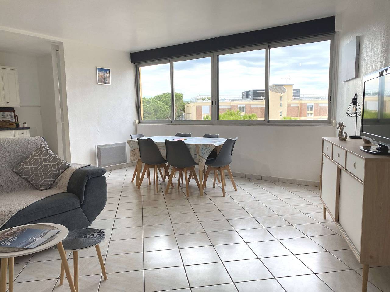 Entire apartment, Appartement T3 - Residence Les Thermes 2 in Balaruc-les-Bains, Côte d'Améthyste