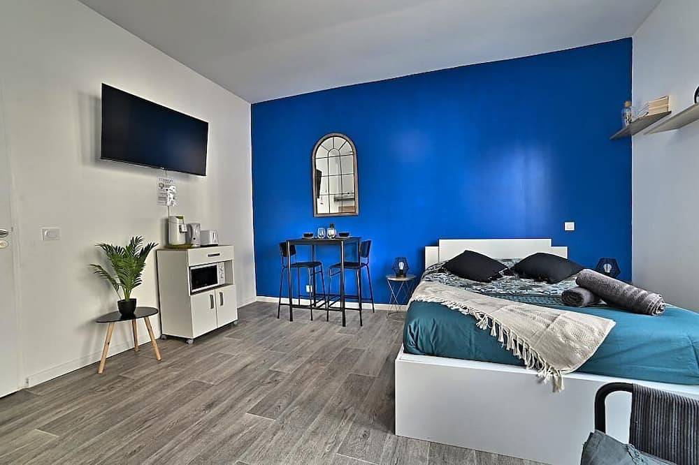 Entire apartment, Paradis Bleu - Hypercentre, 4K Tv, Netflix, Fibre in Saintes, Saintes region