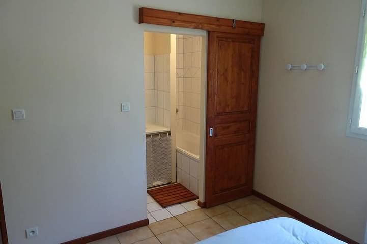 Location de vacances pour 6 personnes, avec jardin ainsi que terrasse et piscine à Auriac-du-Périgord - 2