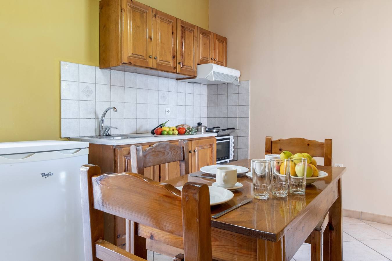 Vakantiewoning 'Apostolos Appartement 6' aan het strand met balkon & Wi-Fi, foto 9