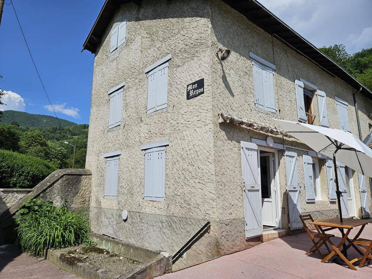 Appartement entier, Gîte de l'Eau Vive in Saint-Martin-d'Uriage, Isère